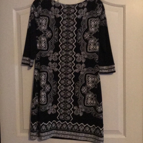 White House Black Market - Picture 2 of 2